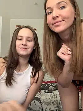 Snapshot of HotCaramellsTV chatting on 12-08-24, 01:14 HotCaramellsTV online show from 12-08-24, 01:14