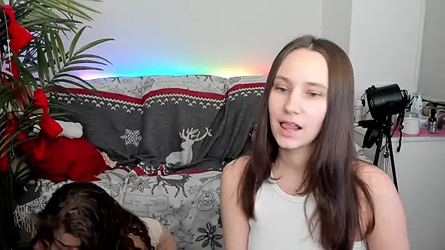 Snapshot of HotCaramellsTV chatting on 12-21-24, 01:21 HotCaramellsTV online show from 12-21-24, 01:21