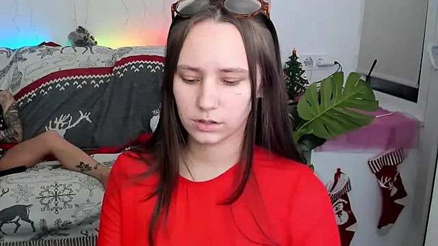 Snapshot of HotCaramellsTV chatting on 12-26-24, 01:21 HotCaramellsTV online show from 12-26-24, 01:21