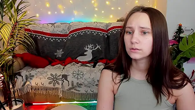 Snapshot of HotCaramellsTV chatting on 12-31-24, 09:21 HotCaramellsTV online show from 12-31-24, 09:21