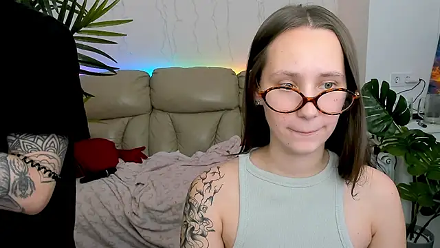 Snapshot of HotCaramellsTV chatting on 03-08-25, 04:28 HotCaramellsTV online show from 03-08-25, 04:28