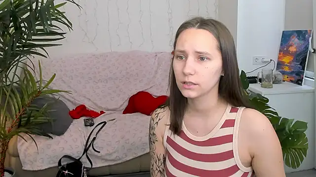 Snapshot of HotCaramellsTV chatting on 03-18-25, 09:31 HotCaramellsTV online show from 03-18-25, 09:31