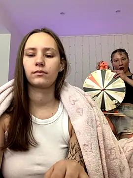 Snapshot of HotCaramellsTV chatting on 09-10-25, 10:04 HotCaramellsTV online show from 09-10-25, 10:04