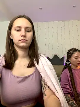 Snapshot of HotCaramellsTV chatting on 09-12-25, 09:20 HotCaramellsTV online show from 09-12-25, 09:20