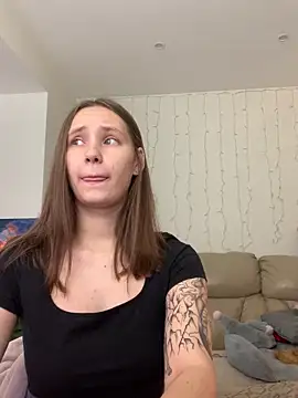 Snapshot of HotCaramellsTV chatting on 09-19-25, 09:43 HotCaramellsTV online show from 09-19-25, 09:43