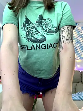 Snapshot of HotCaramellsTV chatting on 09-26-25, 08:40 HotCaramellsTV online show from 09-26-25, 08:40