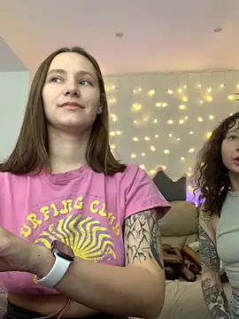 Snapshot of HotCaramellsTV chatting on 10-08-25, 09:07 HotCaramellsTV online show from 10-08-25, 09:07