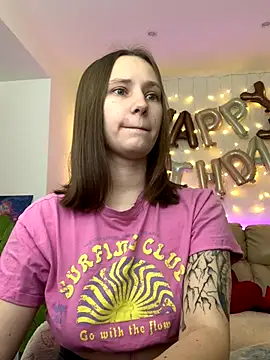 Snapshot of HotCaramellsTV chatting on 10-12-25, 10:47 HotCaramellsTV online show from 10-12-25, 10:47