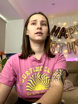 Snapshot of HotCaramellsTV chatting on 10-16-25, 08:15 HotCaramellsTV online show from 10-16-25, 08:15