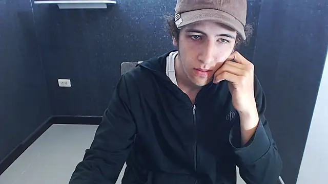 Kerverr  online show from 12-14-25, 02:55