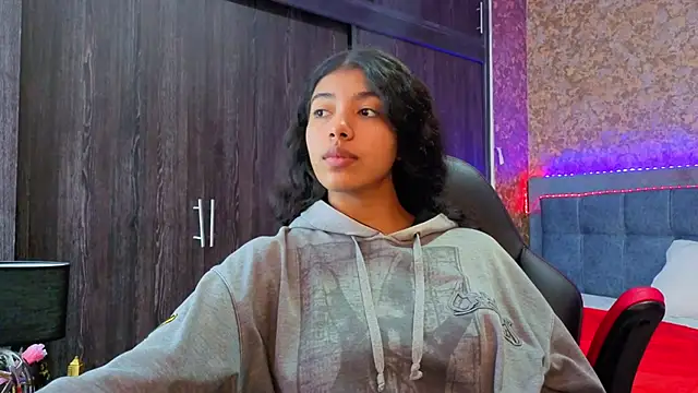 Snapshot of viktorya_xue chatting on 02-19-26, 11:17 viktorya xue online show from 02-19-26, 11:17