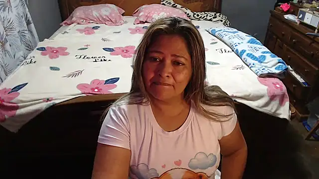 Snapshot of CANDYSWEET51 chatting on 02-23-25, 03:18 CANDYSWEET51 online show from 02-23-25, 03:18