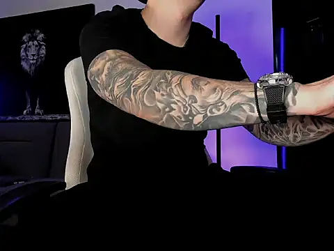 Snapshot of uptomatty chatting on 11-16-25, 07:58 uptomatty online show from 11-16-25, 07:58