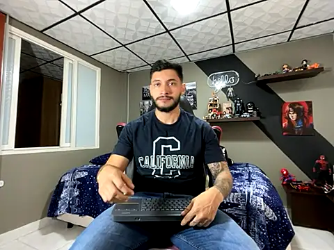 Snapshot of marcel_crawford96 chatting on 10-12-25, 01:32 marcel crawford96 online show from 10-12-25, 01:32