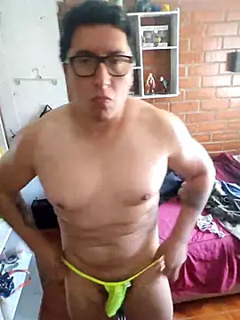 Snapshot of boy_1993 chatting on 10-30-25, 04:08 boy 1993 online show from 10-30-25, 04:08