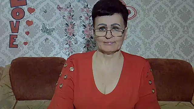 Snapshot of PaulaGolden chatting on 06-02-26, 04:42 PaulaGolden online show from 06-02-26, 04:42