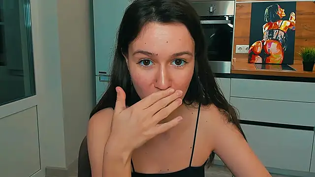 Snapshot of ameli_moon chatting on 12-15-24, 08:04 ameli moon online show from 12-15-24, 08:04