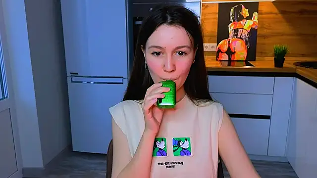 Snapshot of ameli_moon chatting on 03-20-25, 02:32 ameli moon online show from 03-20-25, 02:32