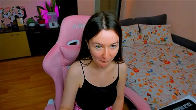 Snapshot of ameli_moon chatting on 10-19-25, 01:45 ameli moon online show from 10-19-25, 01:45