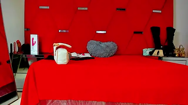 AmiraDulcee online show from 12-01-25, 04:01