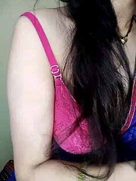 Snapshot of Fair-magic-woman chatting on 03-18-25, 06:59 Fair-magic-woman online show from 03-18-25, 06:59