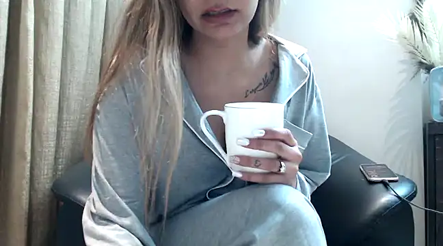 trippy tina online show from 12-12-24, 02:11