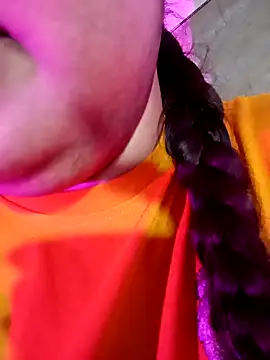 Suhanakhan00 online show from 05-17-26, 08:01