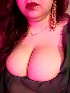Suhanakhan00 online show from 05-20-26, 06:47