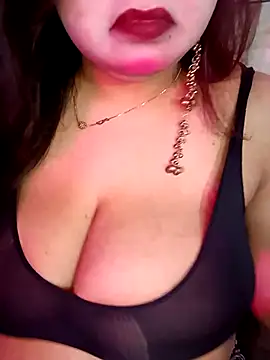 Suhanakhan00 online show from 06-19-26, 08:07