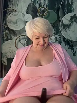 Snapshot of Laura_Millf chatting on 02-20-26, 02:50 Laura Millf online show from 02-20-26, 02:50