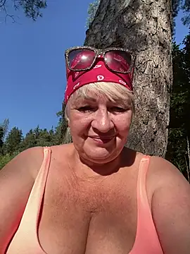 Laura Millf online show from 07-17-26, 02:45