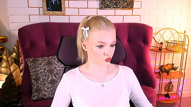 GraceGlamour online show from 11-28-25, 01:03