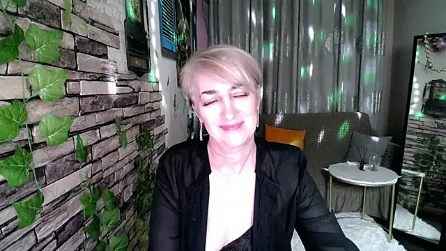 Hot Girl87 online show from 12-31-24, 12:00