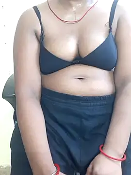 NairaSaxena online show from 07-18-26, 07:17