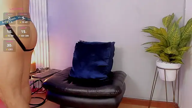 Snapshot of thomas_eliotts chatting on 12-03-24, 07:22 thomas eliotts online show from 12-03-24, 07:22