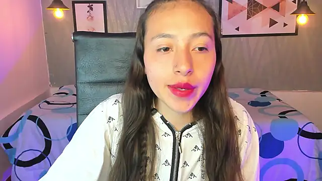 Snapshot of Valeria_roussi chatting on 12-19-24, 05:08 Valeria roussi online show from 12-19-24, 05:08