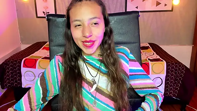 Snapshot of Valeria_roussi chatting on 12-20-24, 04:57 Valeria roussi online show from 12-20-24, 04:57