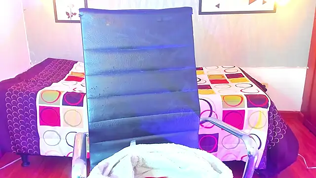 Snapshot of Valeria_roussi chatting on 12-24-24, 07:55 Valeria roussi online show from 12-24-24, 07:55