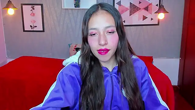 Snapshot of Valeria_roussi chatting on 01-18-25, 07:37 Valeria roussi online show from 01-18-25, 07:37