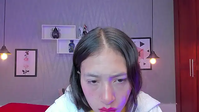 Snapshot of Valeria_roussi chatting on 01-23-25, 01:02 Valeria roussi online show from 01-23-25, 01:02