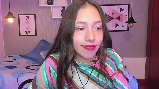 Snapshot of Valeria_roussi chatting on 02-18-25, 05:10 Valeria roussi online show from 02-18-25, 05:10