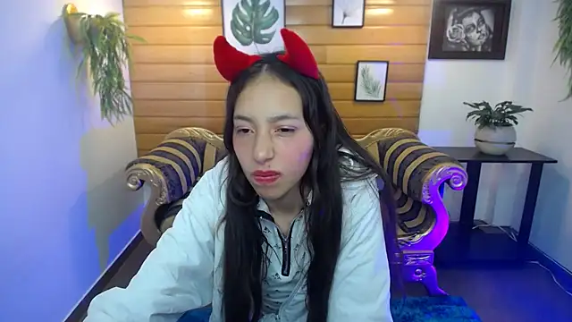 Snapshot of Valeria_roussi chatting on 02-19-25, 05:38 Valeria roussi online show from 02-19-25, 05:38