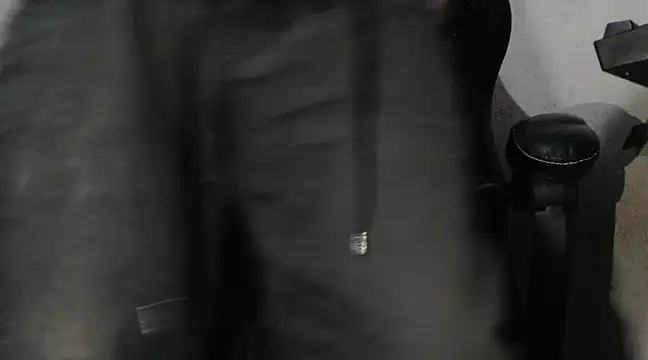 Snapshot of julien_xv chatting on 12-25-24, 10:48 julien xv online show from 12-25-24, 10:48