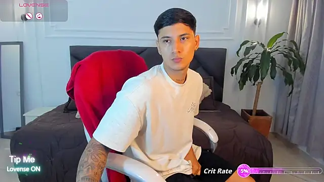 Snapshot of Damian23__ chatting on 10-28-25, 10:19 Damian23 online show from 10-28-25, 10:19