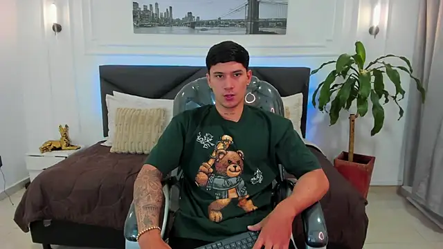 Snapshot of Damian23__ chatting on 11-20-25, 12:49 Damian23 online show from 11-20-25, 12:49