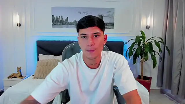 Snapshot of Damian23__ chatting on 11-24-25, 12:05 Damian23 online show from 11-24-25, 12:05