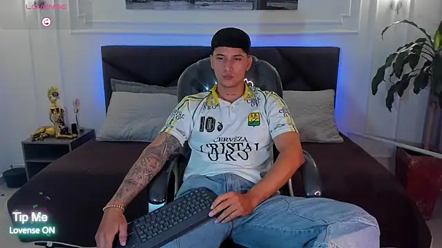 Damian23   online show from 03-10-26, 10:53