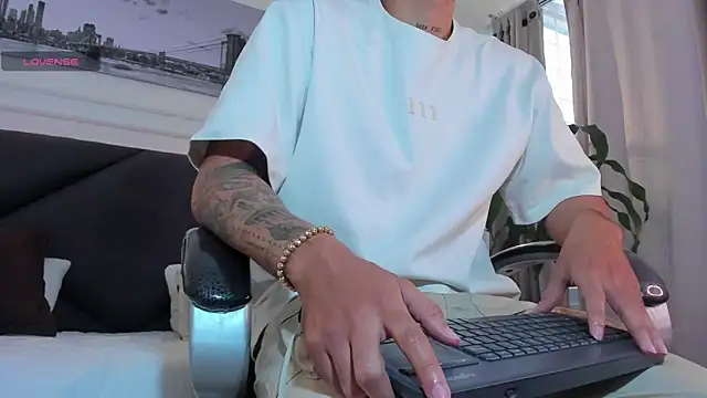 Damian23   online show from 04-14-26, 12:44