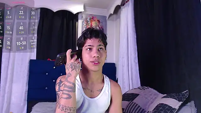 Sexys Boys Hot1 online show from 12-20-25, 02:51