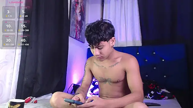 Sexys Boys Hot1 online show from 03-24-26, 01:43